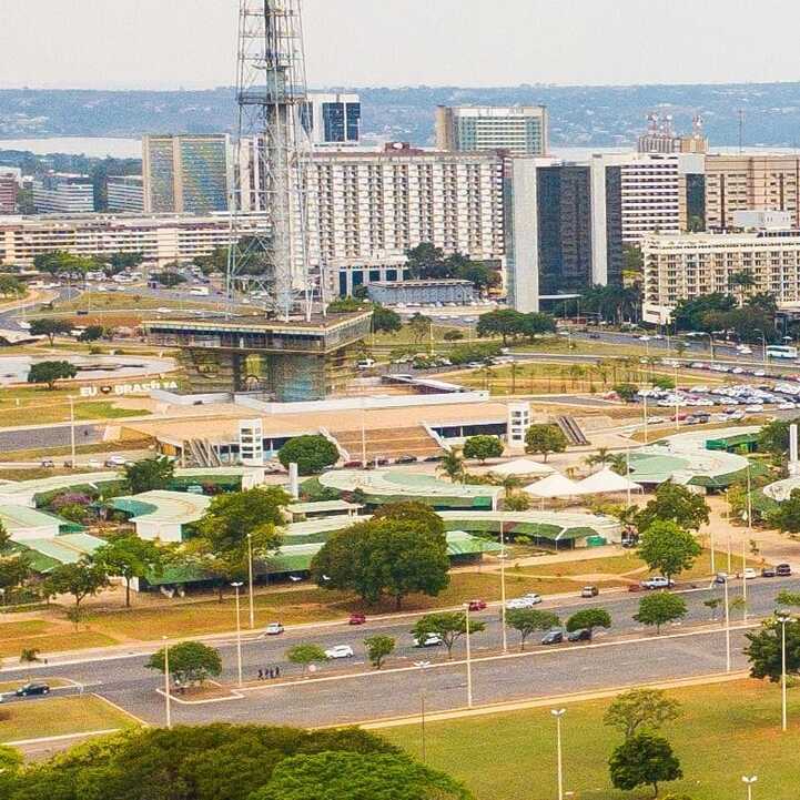 Feira da Torre Passeios Brasília
