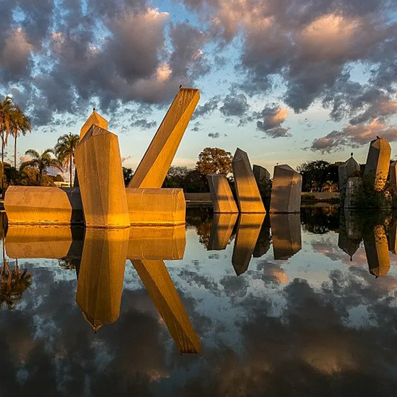 Praça dos Cristais Passeios Brasília